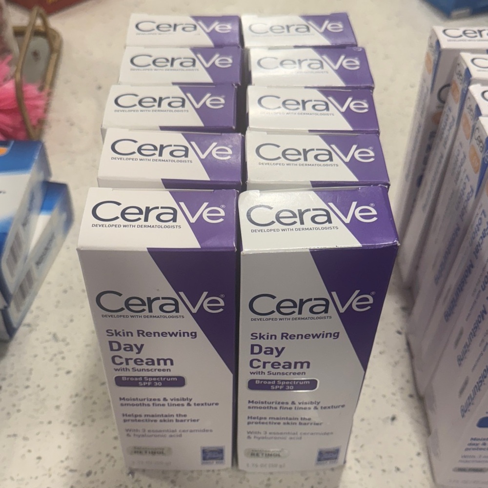CeraVe Skin Renewing Day Cream with Sunscreen - Purple and White